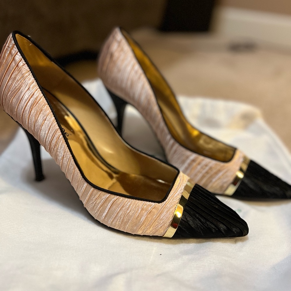 Fabulous J.Renee pumps